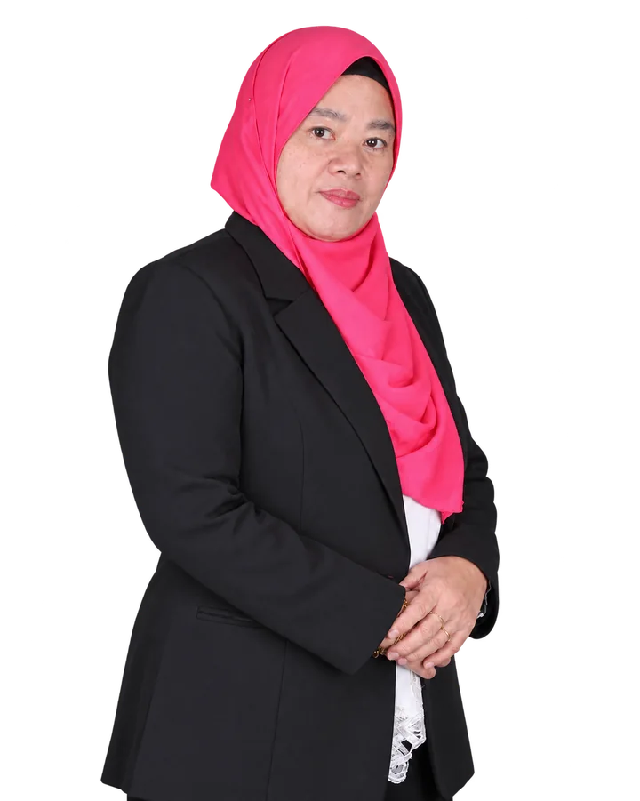 Pn. Ummi Soefiah binti Ishak, Pengetua SMK Demak Baru